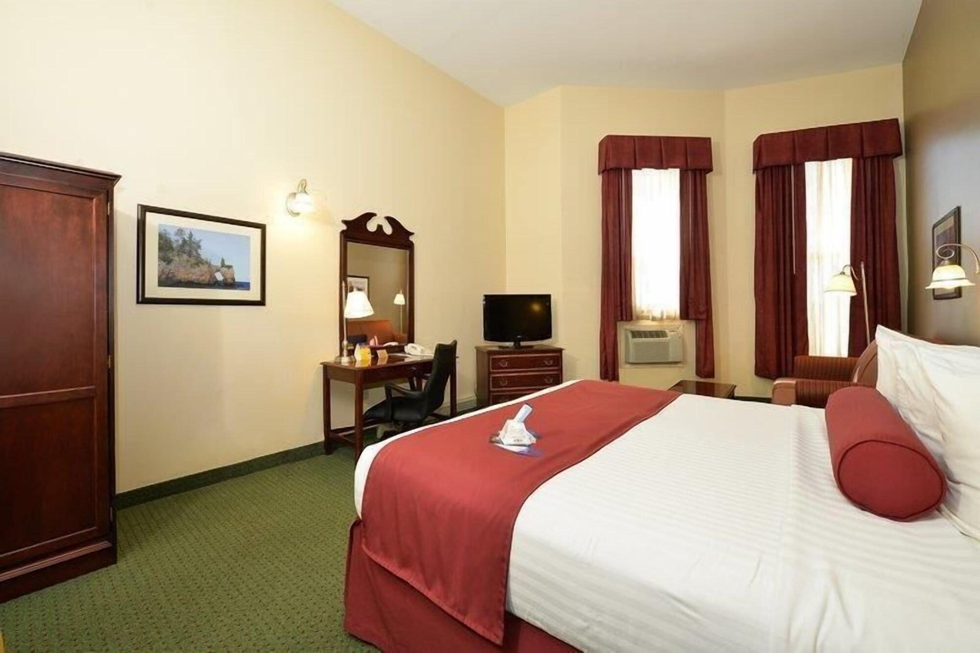 Best Western The Hotel Chequamegon Ashland Dış mekan fotoğraf